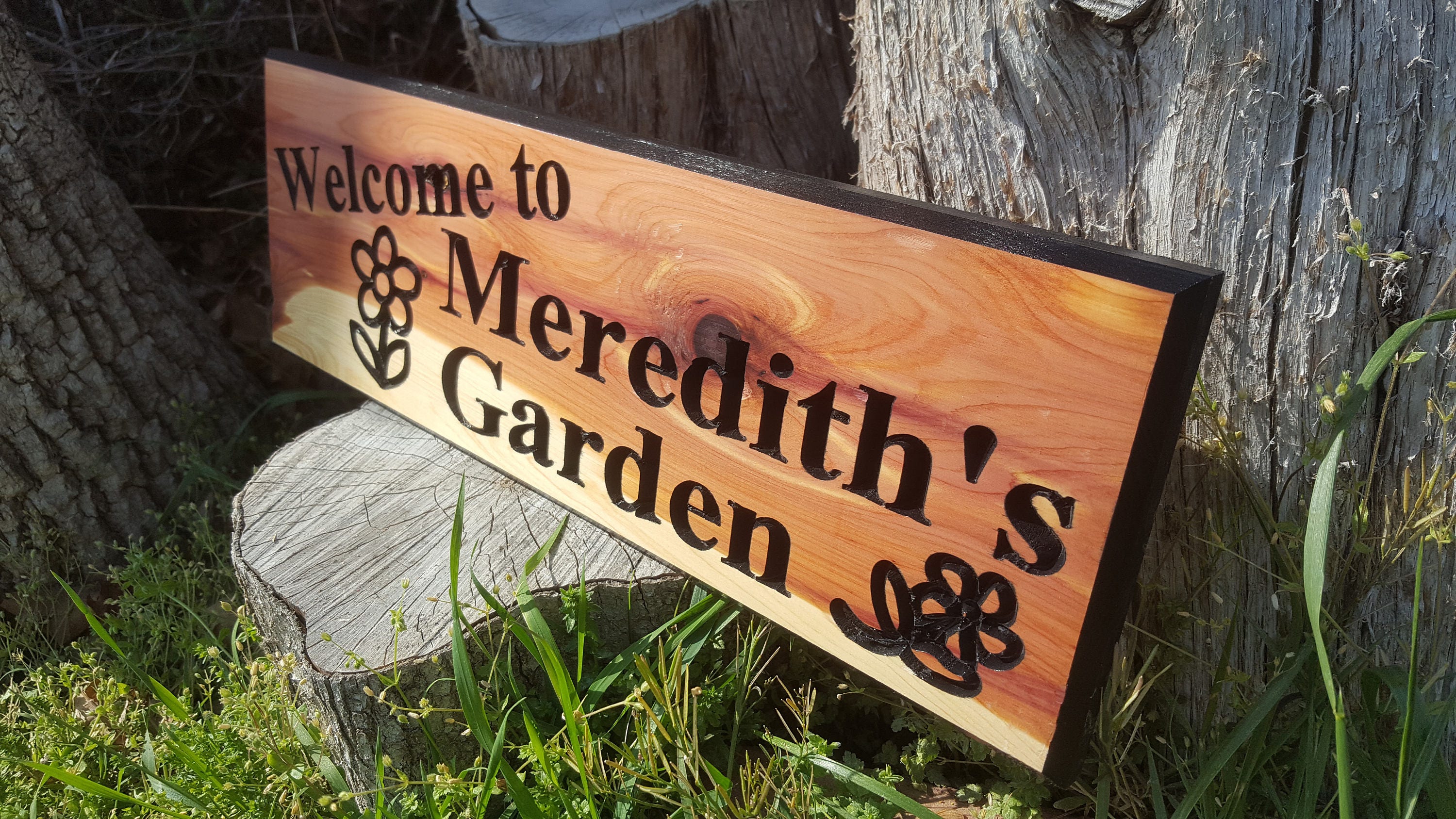 Garden Sign Personalized Name Custom Routed Wood Cedar Sign With Simple Graphics Flowers Free-Standing w/ Stakes or Keyhole Slot 5x18"