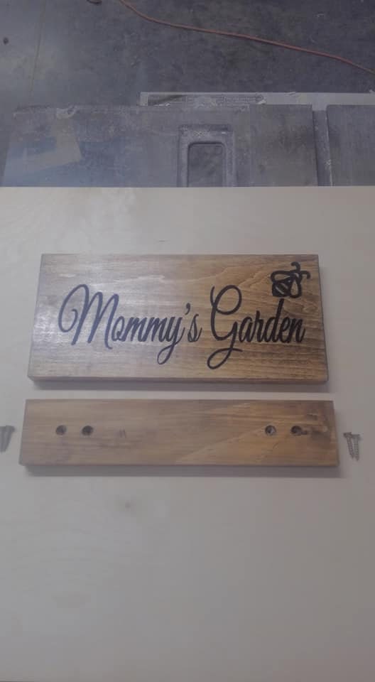 Wooden Garden Sign, Custom Garden Planter, Raised Garden Bed Decor, Personalized Outdoor Sign, Grandmas Garden Art, Custom Wood Planter Sign