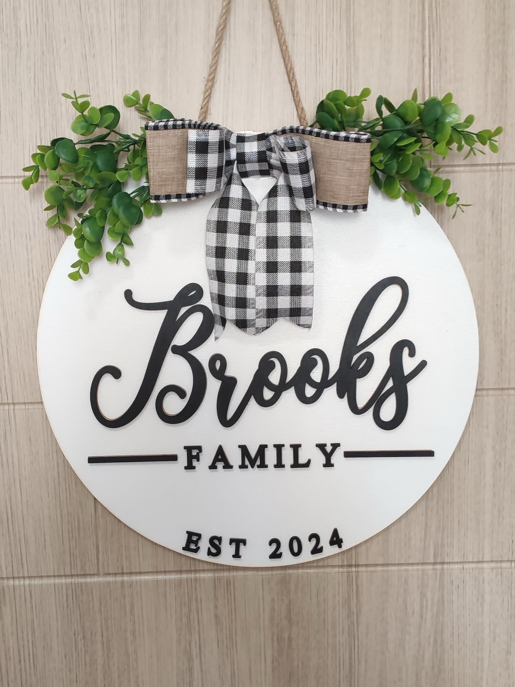 Personalized Welcome Sign Wreath Hanger